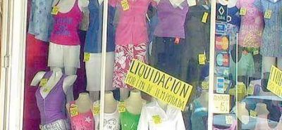 Los descuentos en los comercios de ropa alcanzan el 50 por ciento.