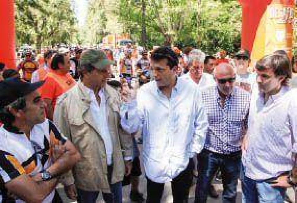 La Juan Domingo ve a Scioli presidente y a Massa gobernador