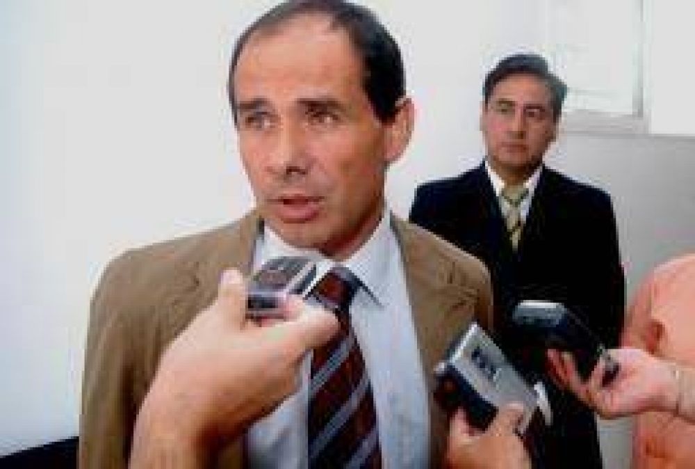 Pese a las quejas, el gobierno dice que el 107 funciona bien