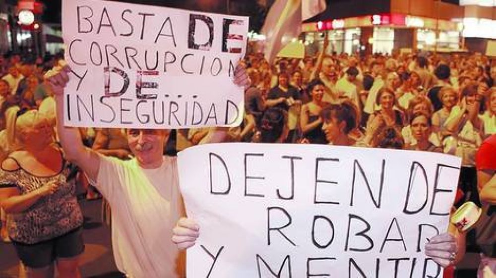 Para el 81%, el Gobierno no se ocupa como debe de sus problemas