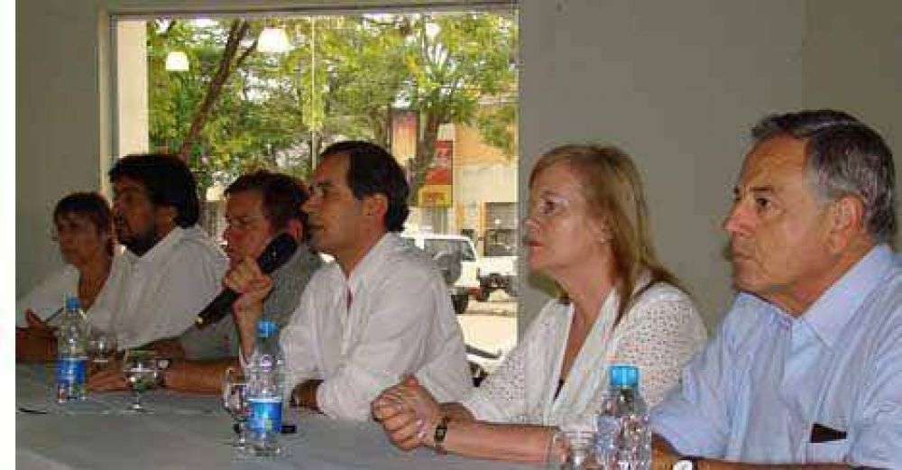 Aseguran que no hay casos confirmados de dengue, fiebre.