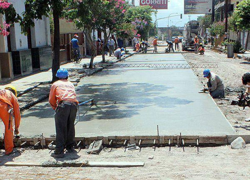 Estiman que en quince d�as habilitar�n el nuevo pavimento en Juana Manuela Gorriti  