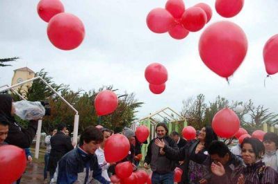 En el D�a Mundial de la Lucha contra el HIV SIDA se realiz� una caravana por los barrios