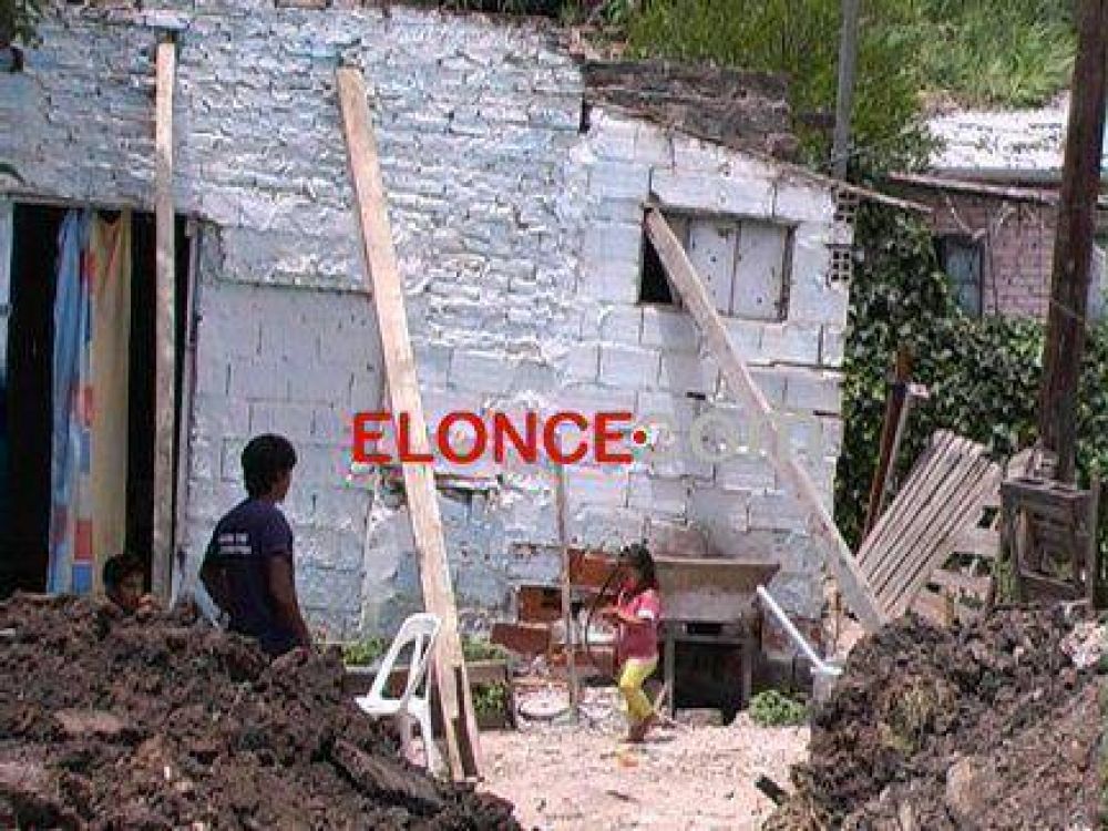  Vecinos de Puerto S�nchez temen por posibles derrumbes de sus viviendas