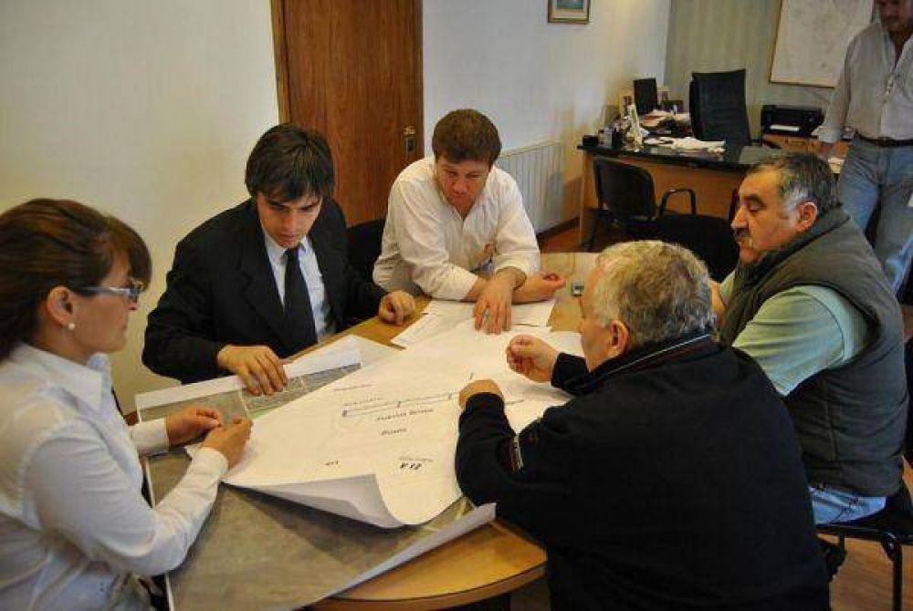 El intendente Melella firm� un acta acuerdo con la Asociaci�n Autom�vil Club R�o Grande Destacado