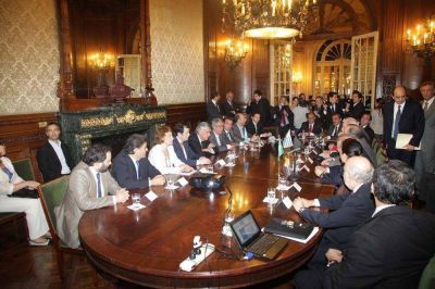 La Gobernadora R�os disert� en el Foro Consultivo de Estados del MERCOSUR