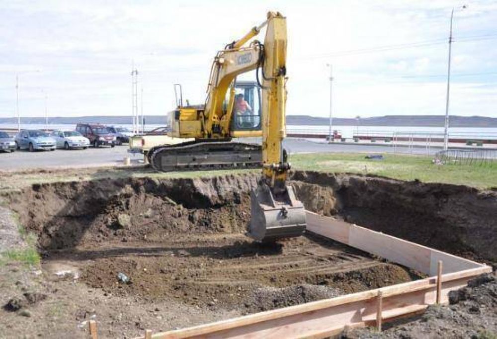 Trabajos previos a colocaci�n de monumento de la Fuerza A�rea