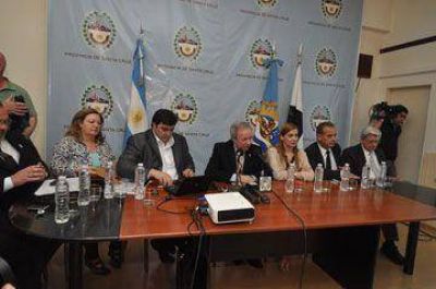 Gobierno explic�, en n�meros, porqu� no alcanza la plata