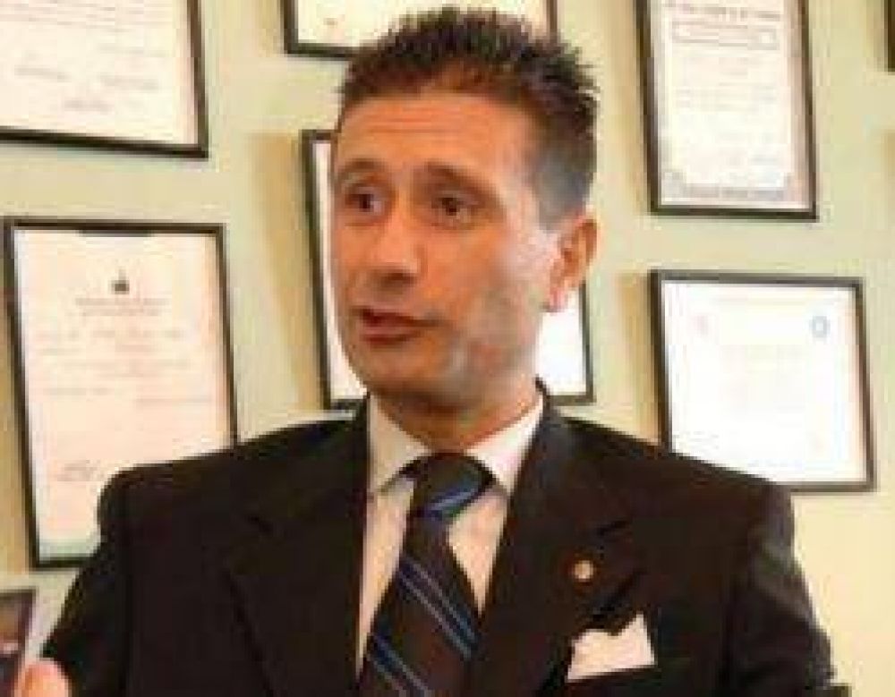 Grave denuncia contra el Municipio por parte de un abogado que figura como beneficiario de un subsidio que nunca pidi�