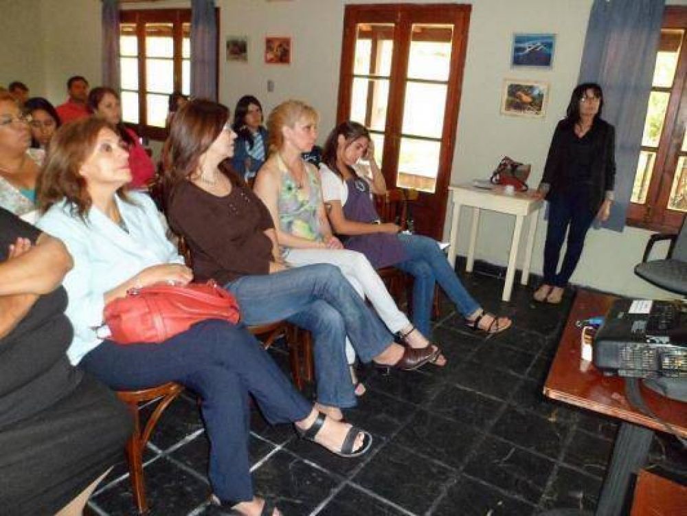 Buscan implementar �reas de g�nero en los municipios
