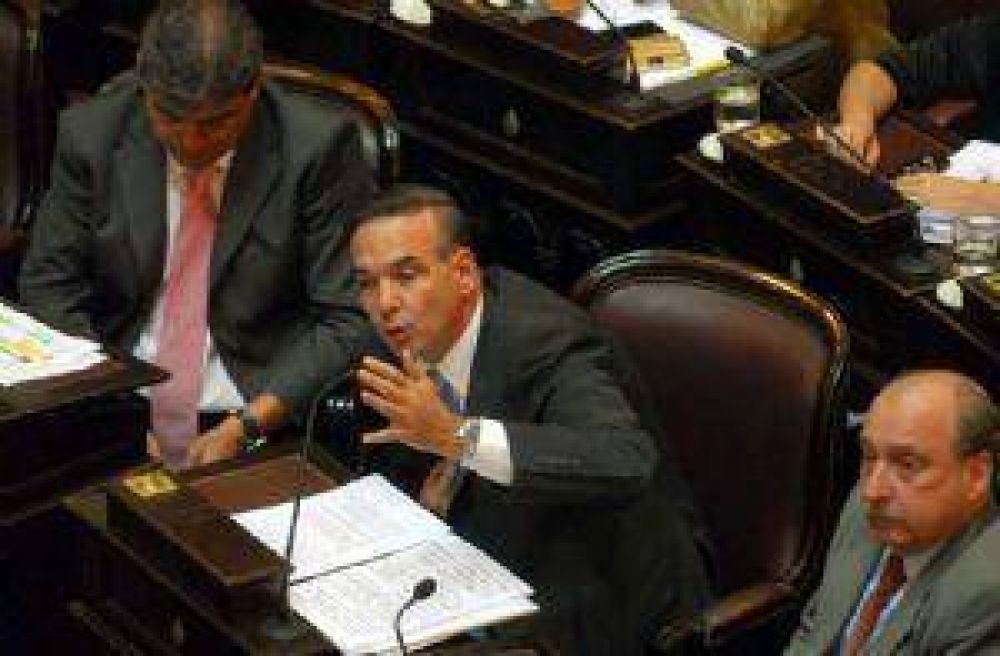Es ley el adelantamiento de los comicios y se vota el 28 de junio