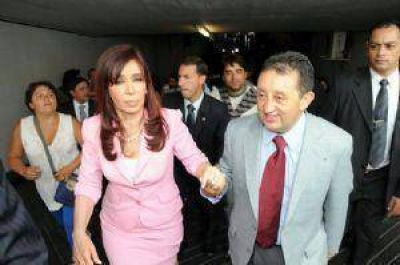 Cristina manda gendarmes y fondos para Jaque y Scioli
