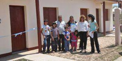  Esta semana el gobierno concretar� la entrega de 180 nuevas viviendas