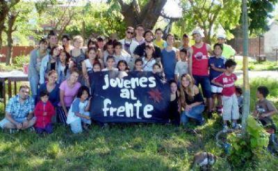 Cierre de a�o de los J�venes al Frente en el Pancho Ram�rez