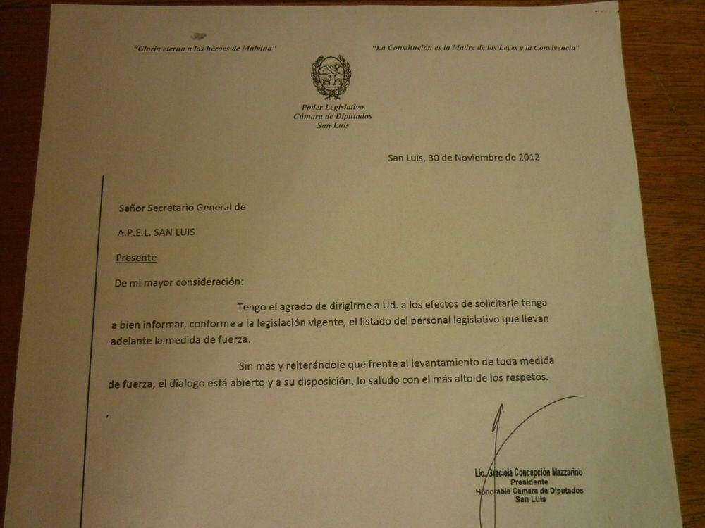 Empleados legislativos denuncian que recibieron "presiones" por su reclamo laboral