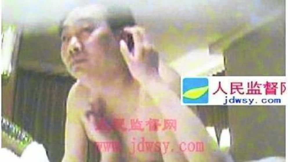 J�venes amantes ponen en aprietos a pol�ticos chinos