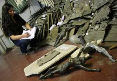 Cementerio: reclamaron pocas placas