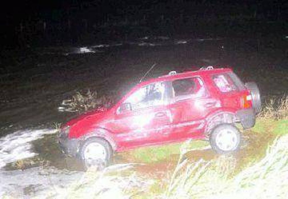La tormenta gener� dos vuelcos en la ruta Provincial N� 4	