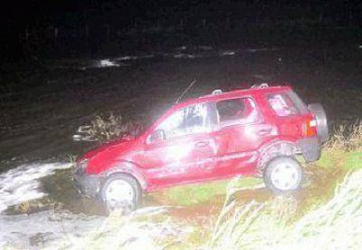 La tormenta gener� dos vuelcos en la ruta Provincial N� 4	
