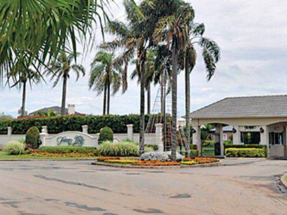 Tres robos en casas del country Funes Hills