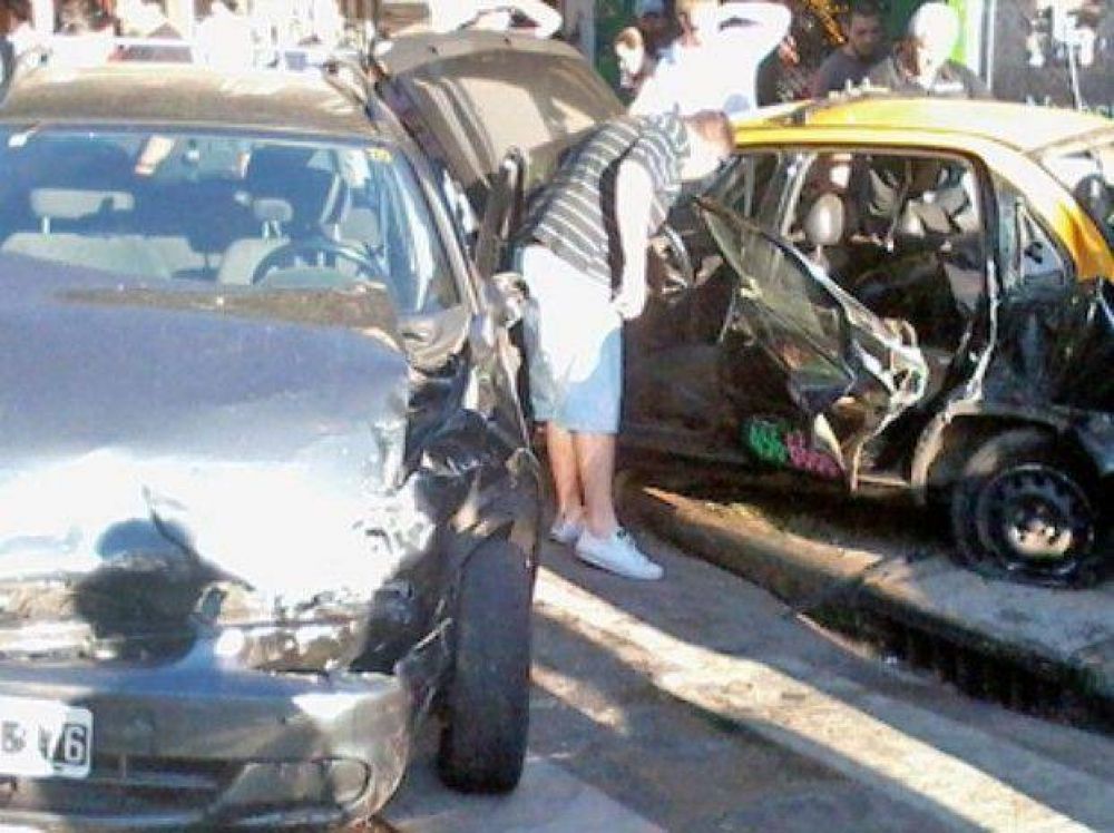 Otro fin de semana tr�gico por un choque en plena ciudad: un muerto