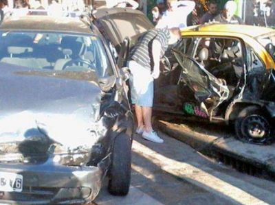 Otro fin de semana tr�gico por un choque en plena ciudad: un muerto