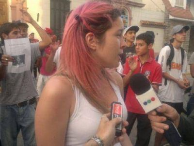 Amigos del joven asesinado en una cancha de f�tbol de Ensenada se movilizaron en pedido de justicia