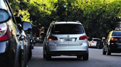 Crece el uso de balizas y luces de giro entre los conductores