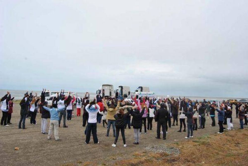 Se llev� a cabo este domingo la 8� Caminata Anual por una Vida Saludable