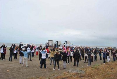 Se llev� a cabo este domingo la 8� Caminata Anual por una Vida Saludable