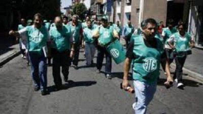  Estatales definen medidas de fuerza para exigir un plus salarial de emergencia