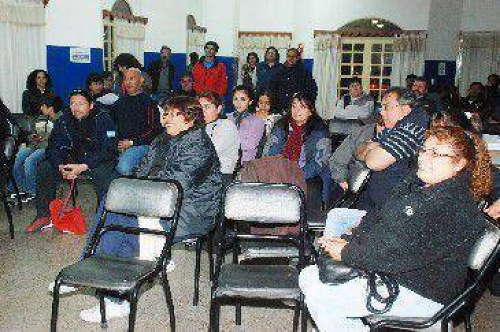 Los municipales se declararon en estado de alerta y movilizaci�n