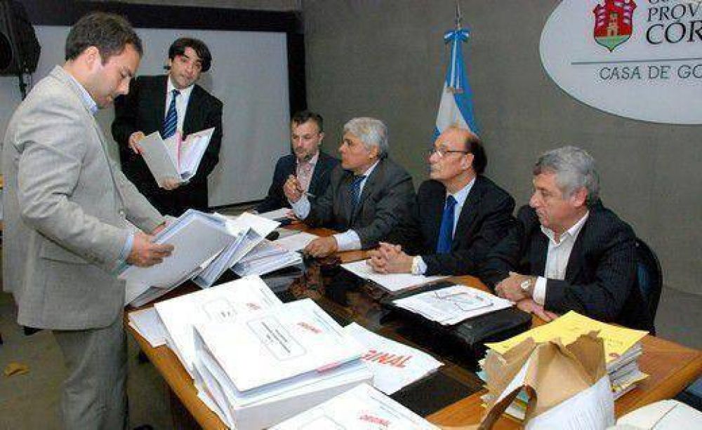 Dos empresas pujan por la concesi�n de la Terminal de �mnibus 