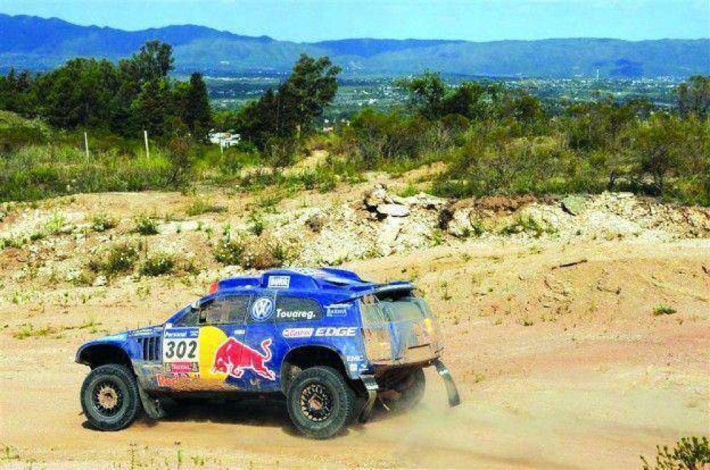Las m�quinas del Rally Dakar pasan la noche en Carlos Paz