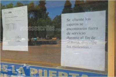 Continuan fuera de servicio cajeros autom�ticos en Tinogasta
