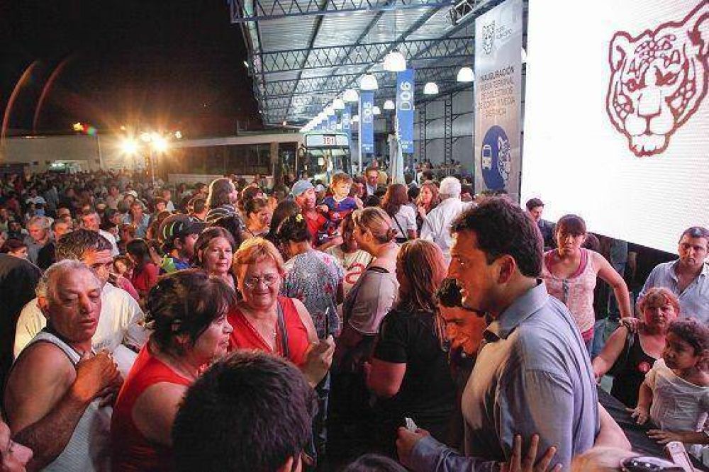 Massa inaugur� una nueva terminal de corta y media distancia en Tigre