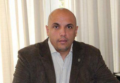 Torres: �Es un hecho feliz terminar con la precarizaci�n de trabajos�