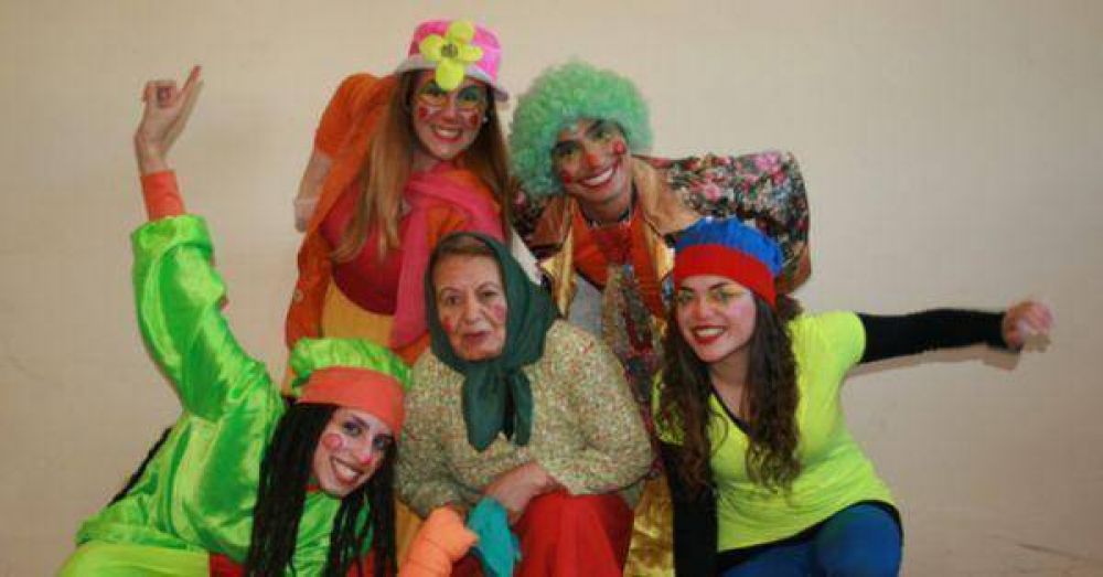La comedia de la provincia visita los barrios San Vicente y El Chacho 