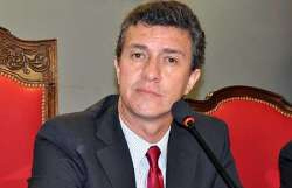 Aguilar confirm� el despacho favorable para el Presupuesto 2013	
