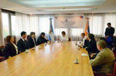Gobierno y Municipio de Tolhuin firmaron convenio para la ejecuci�n de importantes obras