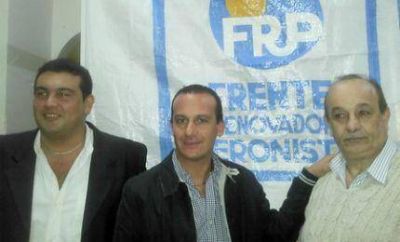 MDP + Feliz le pide a los comerciantes que guarden los carteles y las marquesinas �porque se los vamos a subir gratis� en el 2015