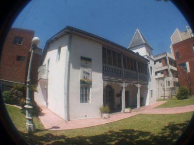 Brown Busca Reconstruir Su Historia Con La Ayuda De Los Vecinos
