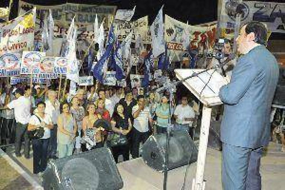 Zamora ratific� que continuar� el "fuerte plan de viviendas" 