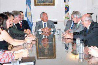Funcionarios franceses interesados en la actividad tur�stica de Jujuy