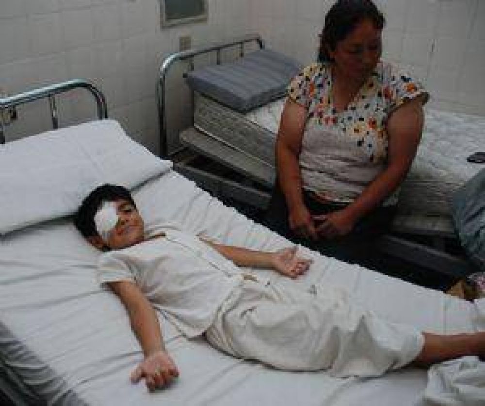 El peque�o Brian recibi� ayer feliz un trasplante de c�rnea 