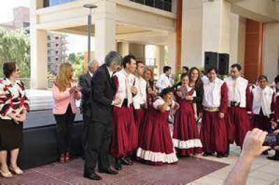 Reconocen a personas con discapacidad
