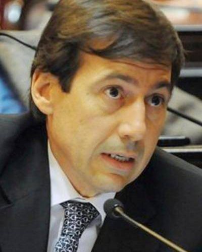 Naidenoff calific� como "grosera" la referencia presidencial a jubilados