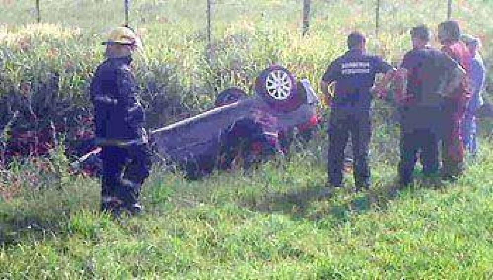 Una mujer falleci� y dos menores est�n graves en diferentes accidentes viales