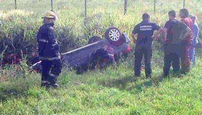 Una mujer falleci� y dos menores est�n graves en diferentes accidentes viales