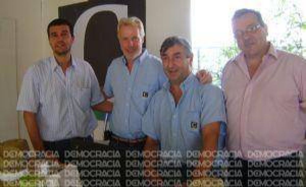 Postales de otra jornada de calles anegadas en la ciudad 